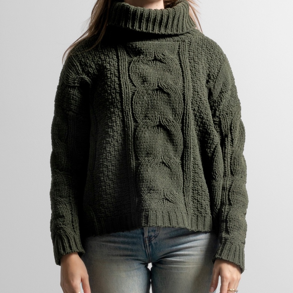 Emerald Chenille Cable Knit Turtleneck - Picture 2 of 4